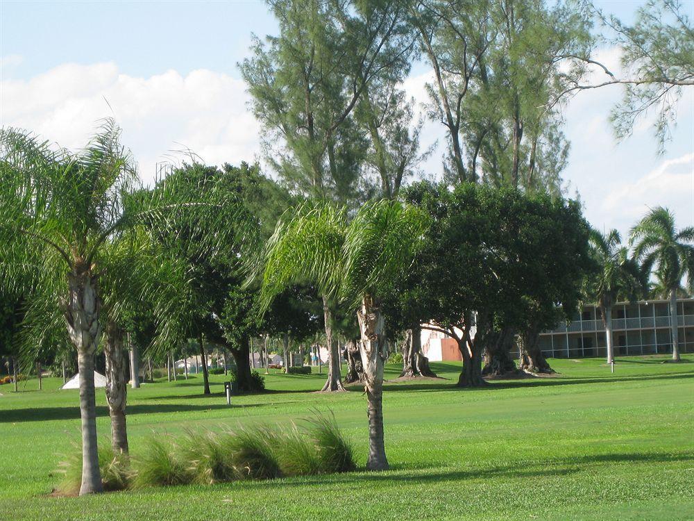 Hollywood Beach Golf Resort Exterior photo
