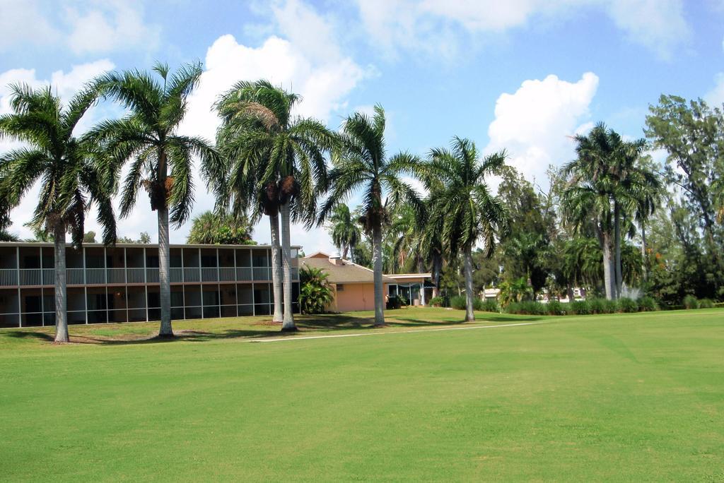 Hollywood Beach Golf Resort Exterior photo