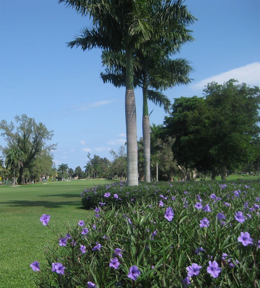Hollywood Beach Golf Resort Exterior photo