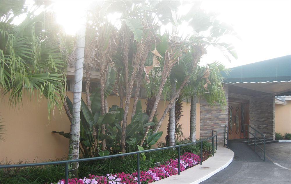 Hollywood Beach Golf Resort Exterior photo